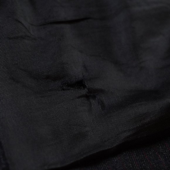 Hugo Boss Navy Blazer Sport Coat with subtle stripes - 44R - Picture 14 of 15